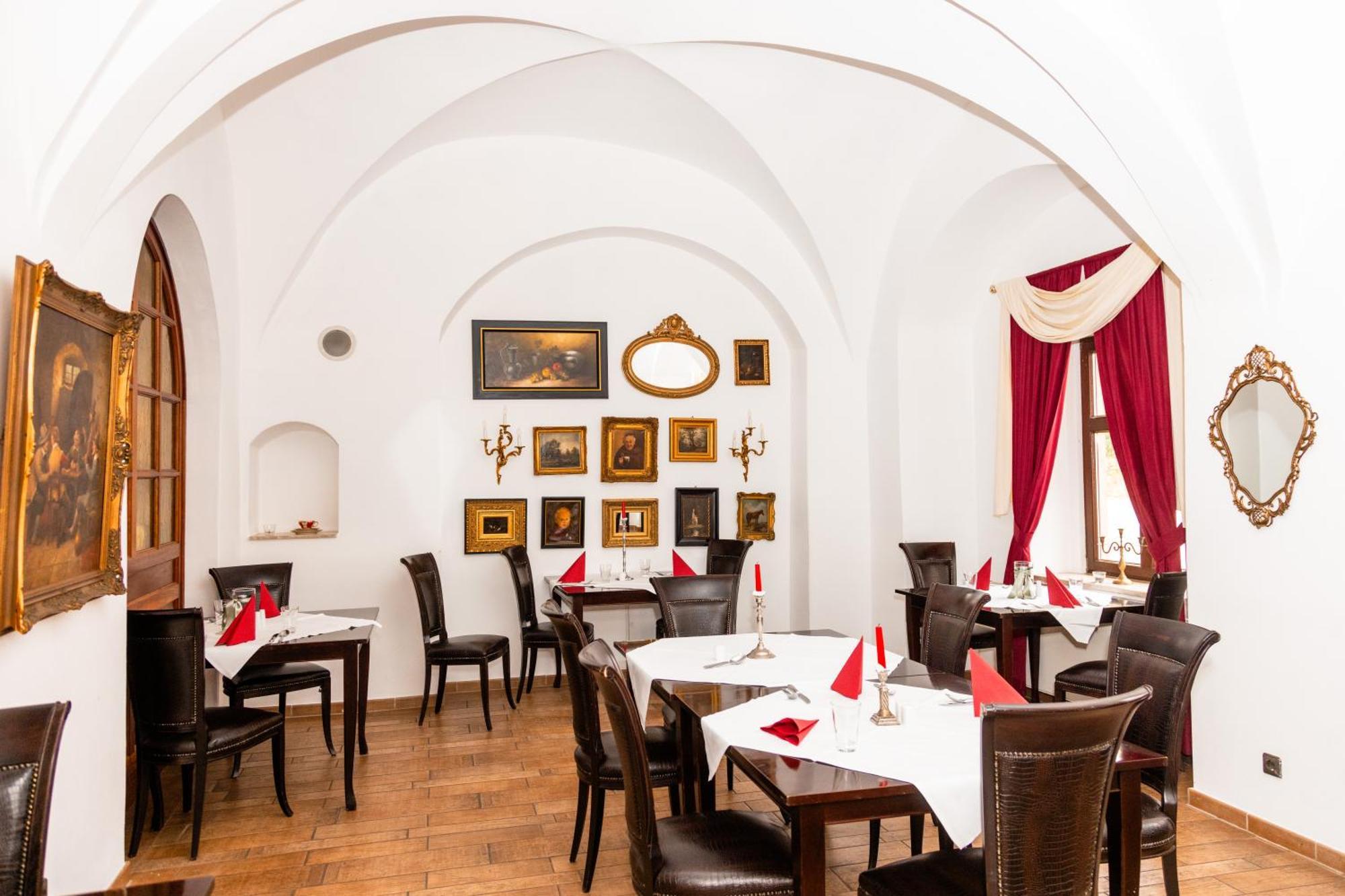 Hotel Schloss Schkopau エクステリア 写真