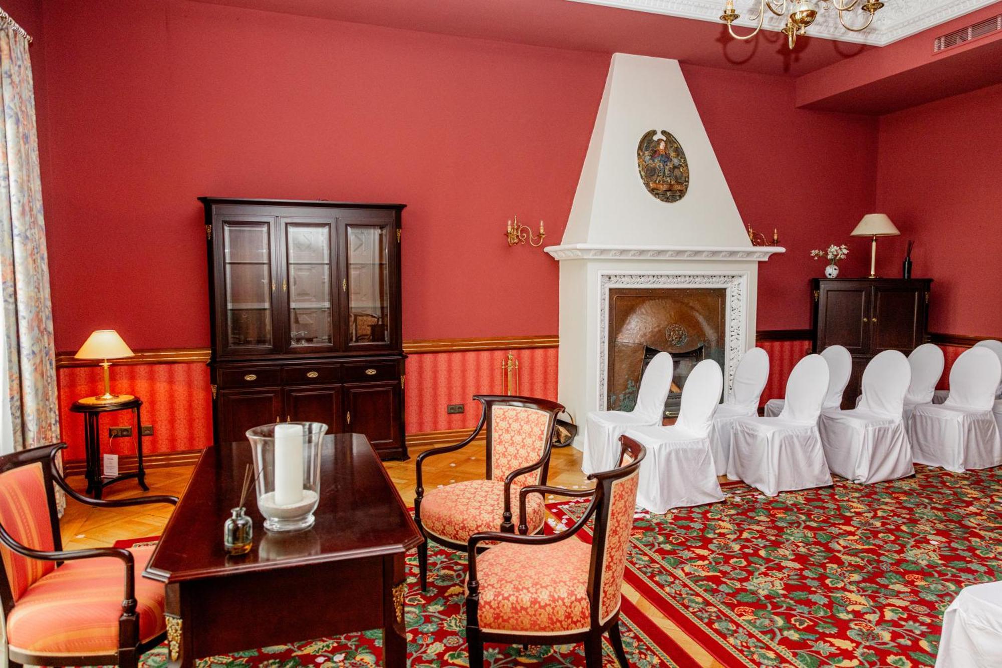 Hotel Schloss Schkopau エクステリア 写真
