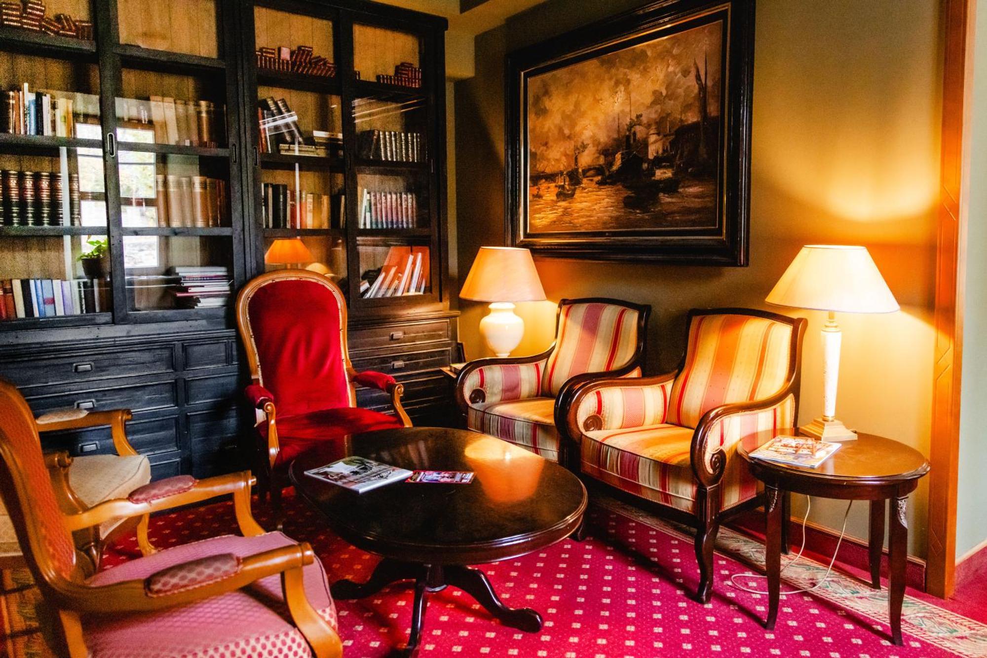 Hotel Schloss Schkopau エクステリア 写真